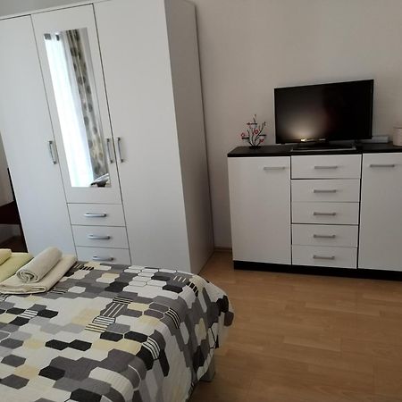 Apartments Erika Pula Ngoại thất bức ảnh